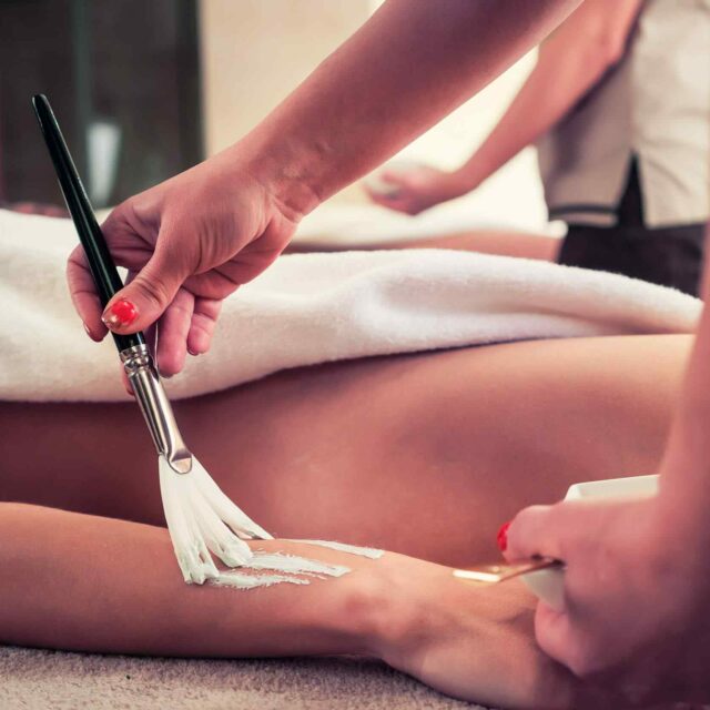 https://elegantnails.ae/wp-content/uploads/2019/01/spa-treat-your-inner-self-1-640x640.jpg